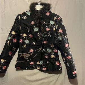Elegant Black Floral Puffer Jacket with Faux Fur Trim